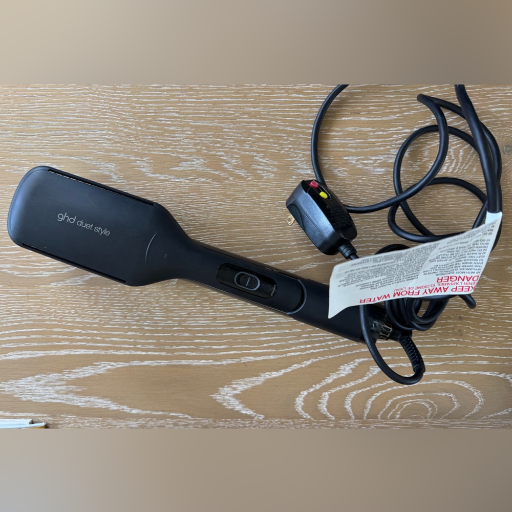 ghd Duet Style 2-in-1 Hot Air Styler in Black